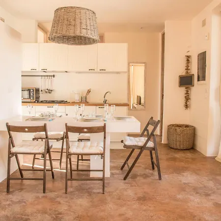 Sleeps 6 Pool Wifi Specchiolla