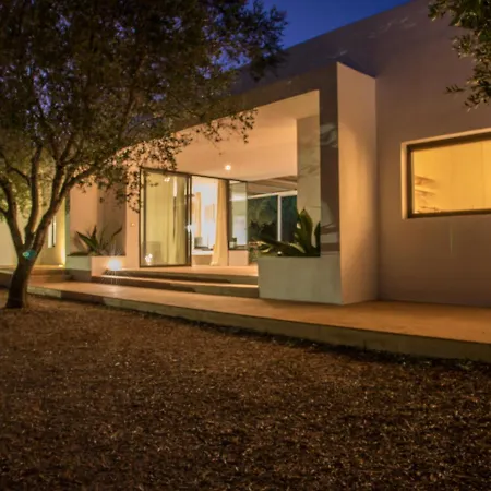 Sleeps 6 Pool Wifi